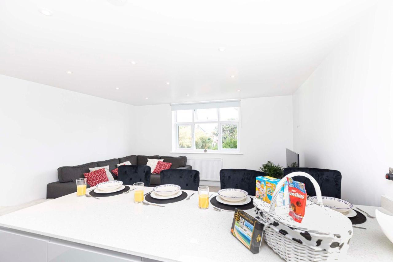 The White House - Lux Southbourne 3 Bed Apartment